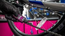 Muc-Off Huile Pour Chaîne All Weather Lube 120ml -Pas Cher Vélos Magasin Muc Off MU LUB 2910 20123470 All Weather Lube Kettenol 120ml 3