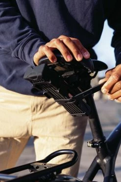 Abus SH-SF Adaptateur Pour Fixation De Selle, Housse De Pluie Incluse -Pas Cher Vélos Magasin abus 67866 20113931 SH SF Adapter fur Sattelbefestigung inkl Regenuberzug 4