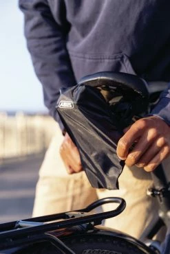 Abus SH-SF Adaptateur Pour Fixation De Selle, Housse De Pluie Incluse -Pas Cher Vélos Magasin abus 67866 20113931 SH SF Adapter fur Sattelbefestigung inkl Regenuberzug 5