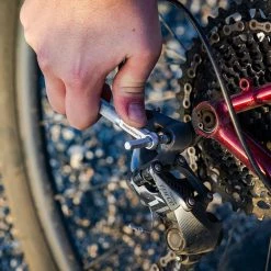 Blackburn Mini Switch Tool -Pas Cher Vélos Magasin bbn mini switch bike tool silver lifestyle 5